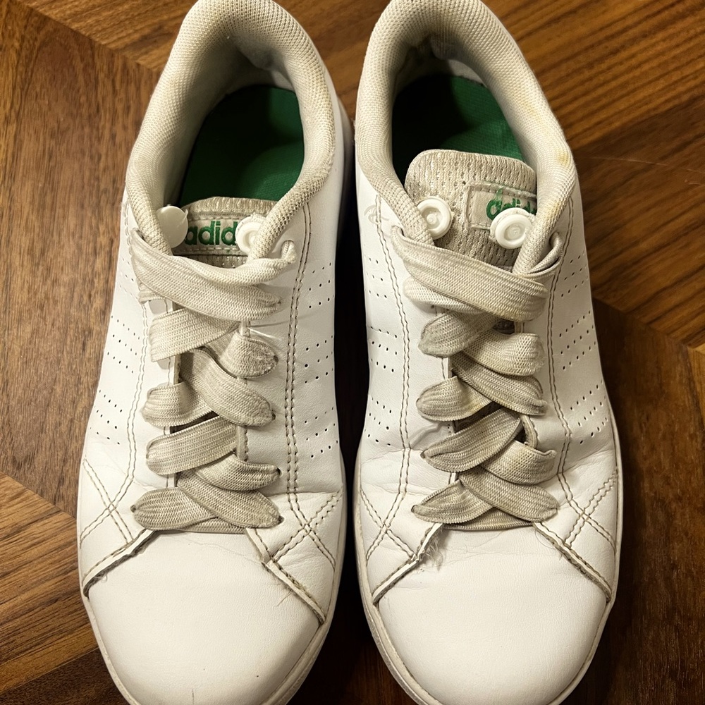 Adidas Stan Smith style Kids Size 1.5Y.